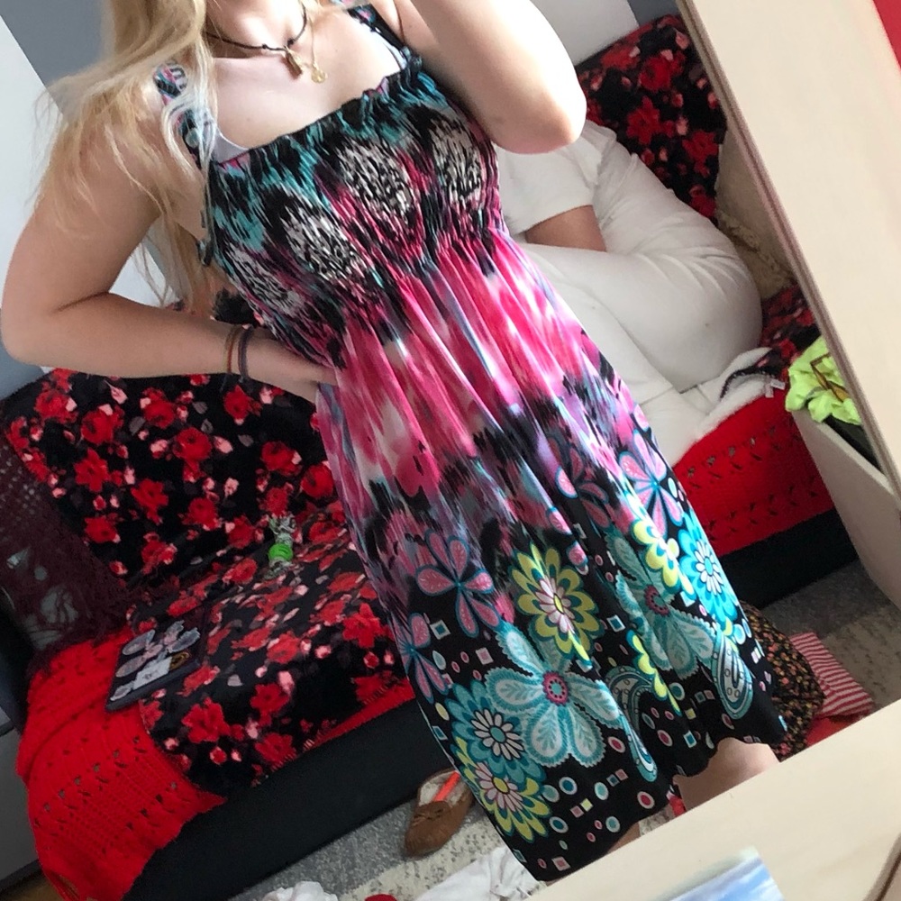 Dress - Picture 3 of 3